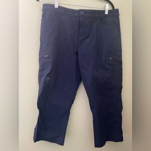 Women’s Eddie Bauer Outdoor Hiking Capris Pants zippered pockets 12 Mid-rise